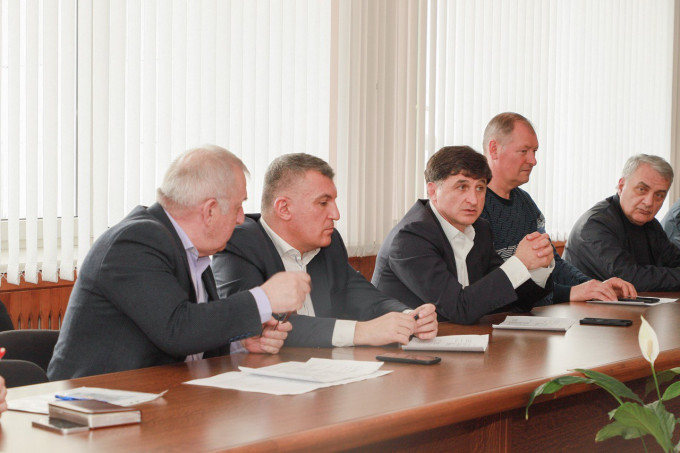 Глава АМС Тамерлан Фарниев провел совещание по реконструкции пр.Мира