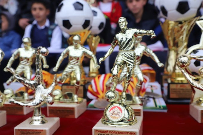 Вячеслав Мильдзихов посетил финал  Кубка главы РСО-А по футболу среди школьных команд. 