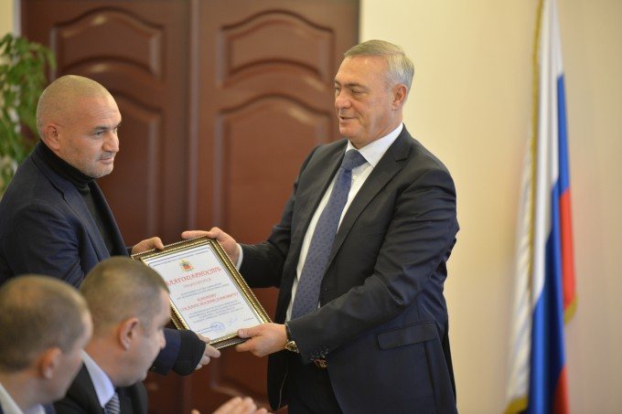 Борис Албегов объявил благодарности за  подготовку к отопительному сезону