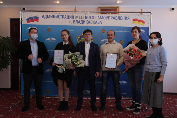 Тамерлан Фарниев встретился с победительницей конкурса «Большая перемена» Яной Дзиовой