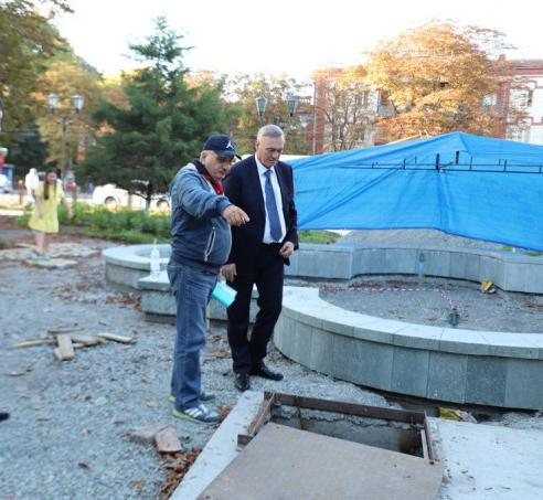 Фонтан на ул. Кирова обновляется