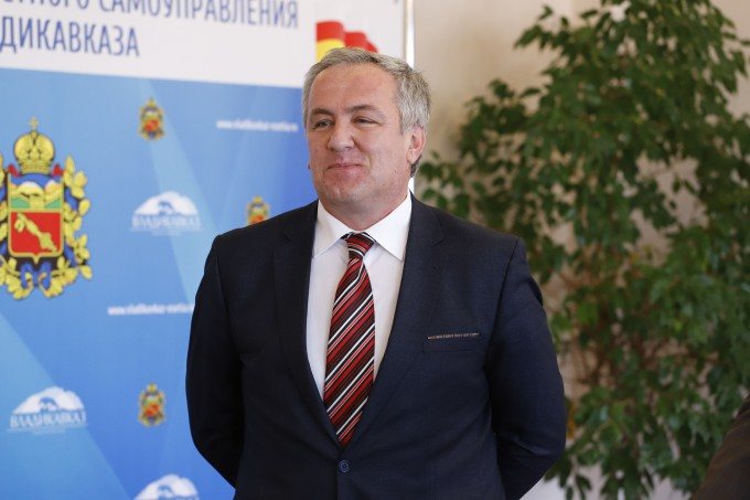 Роман Гозюмов покинул должность начальника Управления образования г.Владикавказа