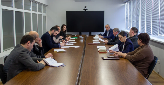 Во Владикавказе под председательством заместителя главы АМС города Руслана Казбекова состоялось рабочее совещание Антитеррористической комиссии.