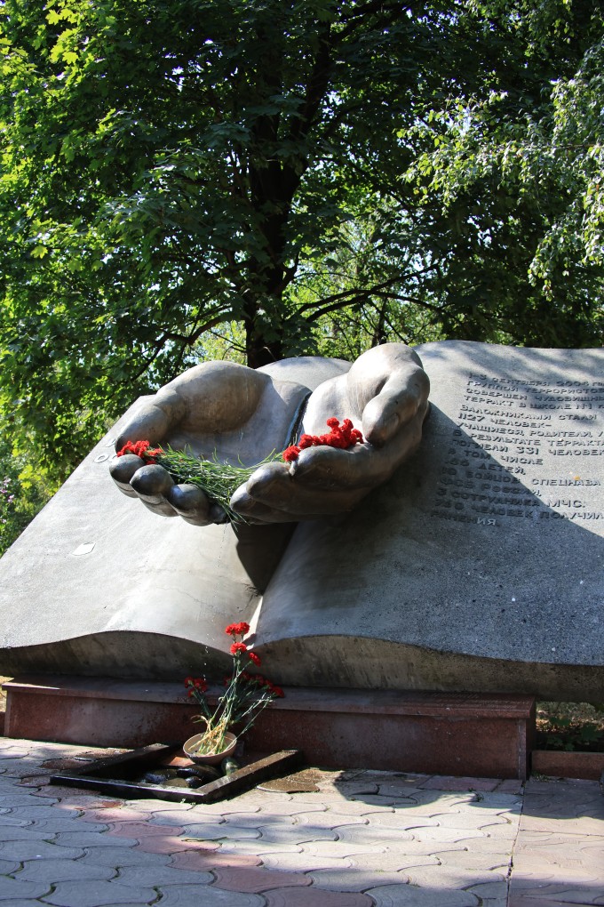 Во Владикавказе почтили память жертв теракта в школе № 1 Беслана