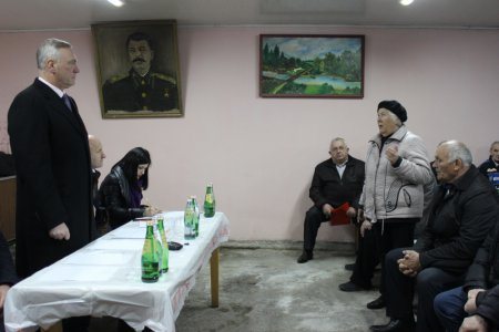 Глава АМС г. Владикавказа Борис Албегов  встретился с жителями ул.Весенней