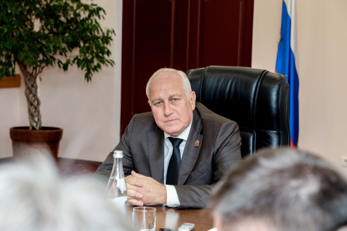 Вячеслав Мильдзихов провел еженедельное аппаратное совещание. 