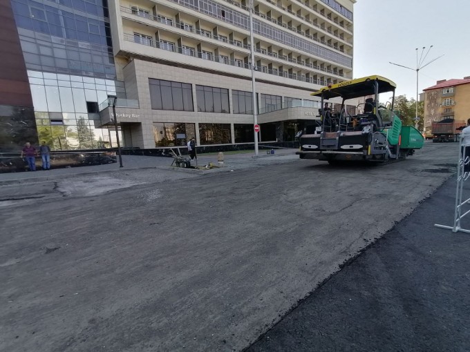  Во Владикавказе продолжается ремонт дорог.