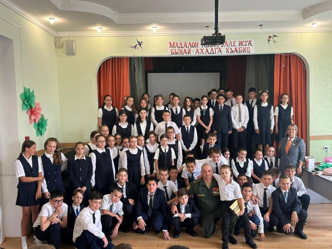 В школах Владикавказа сегодня прошли «Уроки мужества»