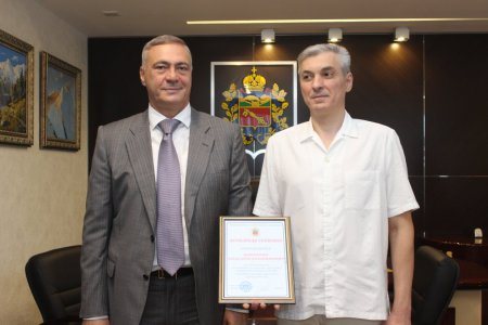 Борис Албегов объявил благодарность Александру Коренюгину