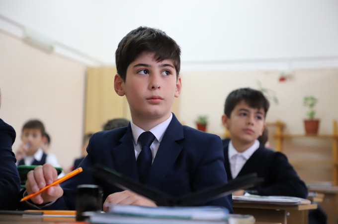 Начальные классы Владикавказа продолжают обучение в очном формате