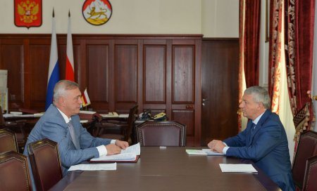 Вячеслав Битаров и Борис Албегов провели очередную рабочую встречу