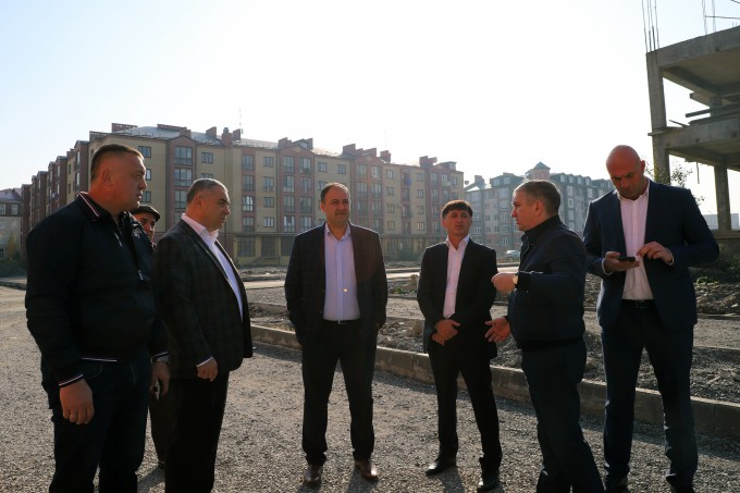 Тамерлан Фарниев провел утренний объезд по улицам Владикавказа