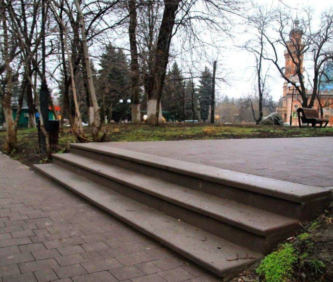 Было – стало. Фотографии общественных зон до и после благоустройства во Владикавказе в 2024 году.   