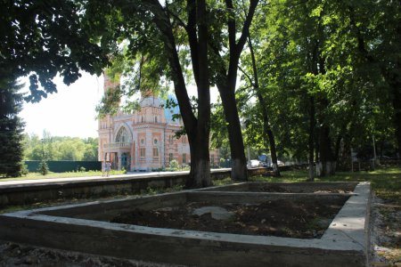 Незаконно установленный фундамент в сквере Макаренко будет снесен