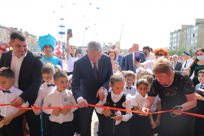 Во Владикавказе открылась  гимназия «Диалог» на 1100 мест.