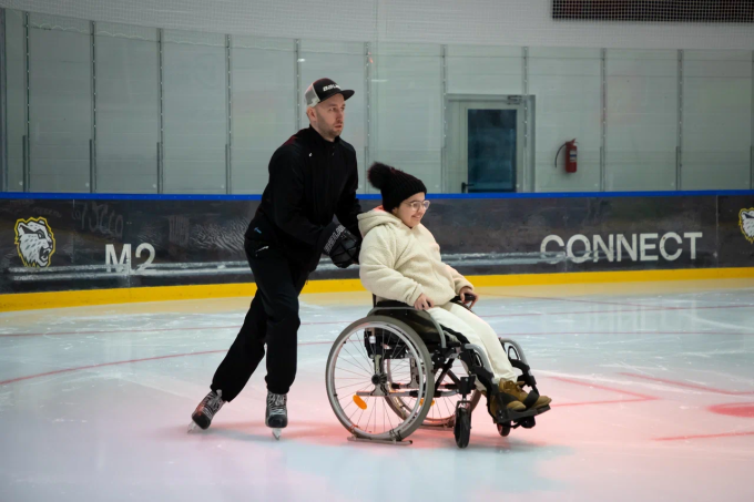 АМС Владикавказа снова провела акцию для детей с ОВЗ на ледовой арене «Тагбан»