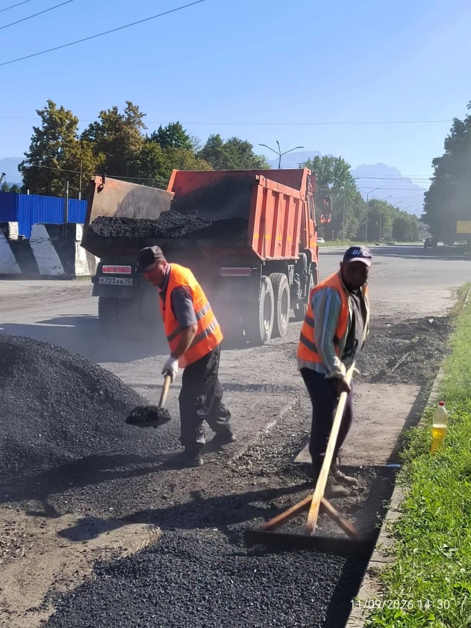 За лето во Владикавказе в ходе ямочного ремонта уложили более 15 тысяч м² асфальта  