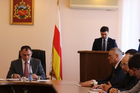 Во Владикавказе состоялась экстренная 30 сессия Собрания представителей