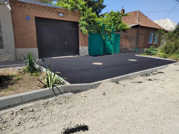 Продолжается ремонт дорог во Владикавказе.