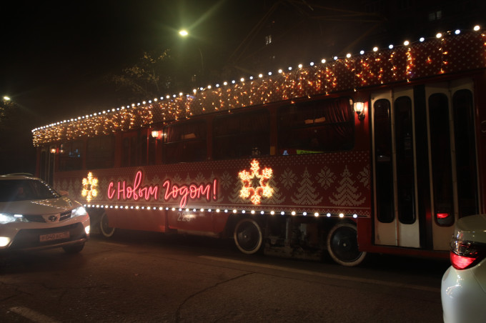 Во Владикавказе запустили «Новогодний трамвай»