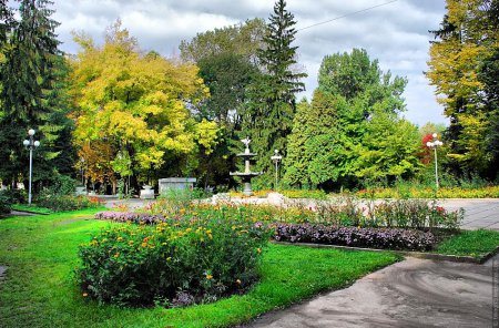 В зонах отдыха Владикавказа провели акарицидную обработку