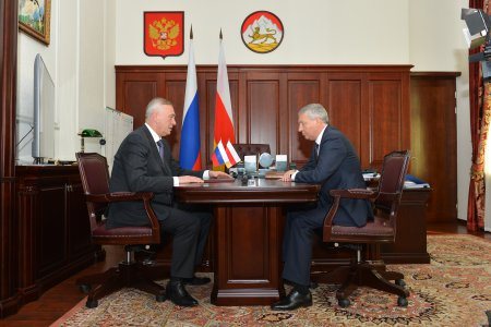 Вячеслав Битаров обсудил с Борисом Албеговым городские проблемы