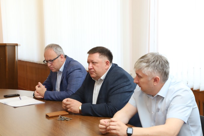 Вячеслав Мильдзихов провел еженедельное аппаратное совещание. 