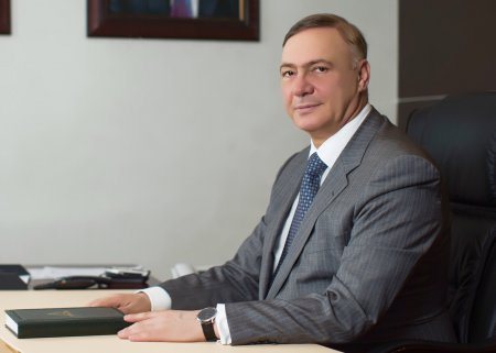 Поздравление главы АМС г. Владикавказ Бориса Албегова ко Дню Республики и Дню города  