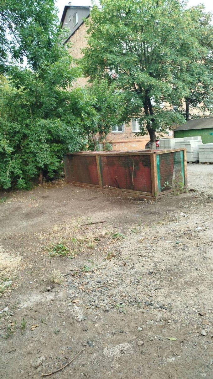 Мусор на ул. Иристонская, 13 убрали после вмешательства АМС Владикавказа 