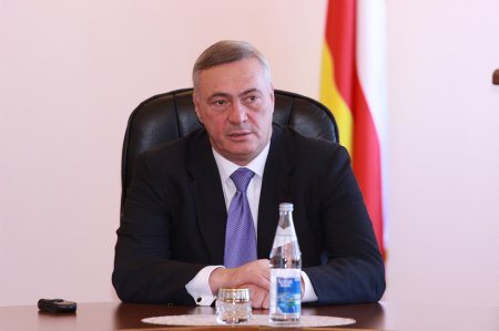 Борис Албегов потребовал лишить лицензий некоторые Управляющие компании Владикавказа