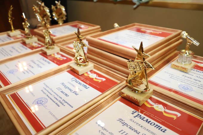 Во Владикавказе подвели итоги конкурса песен военных лет.