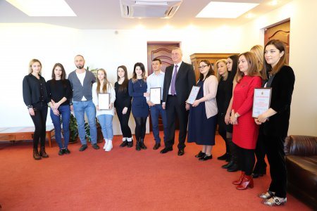 Во Владикавказе наградили победителей предновогоднего конкурса