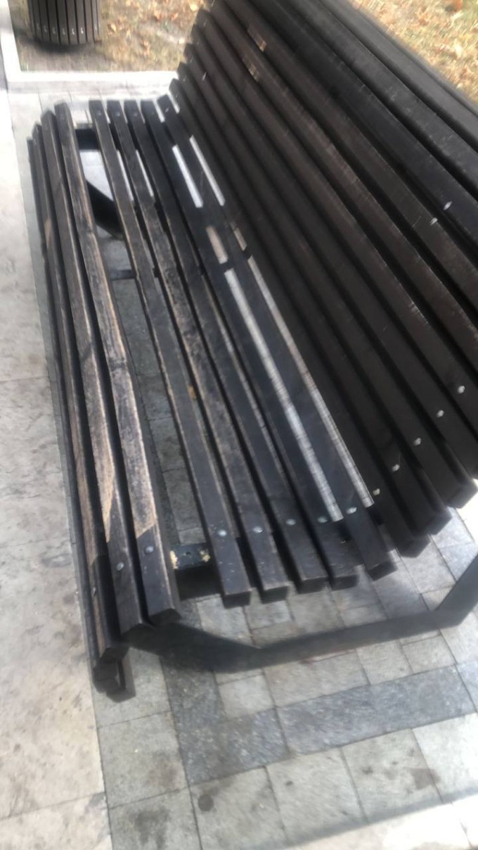 Сломанные скамейки на проспекте Мира починили 