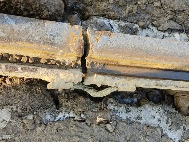 Больше не искрят. 