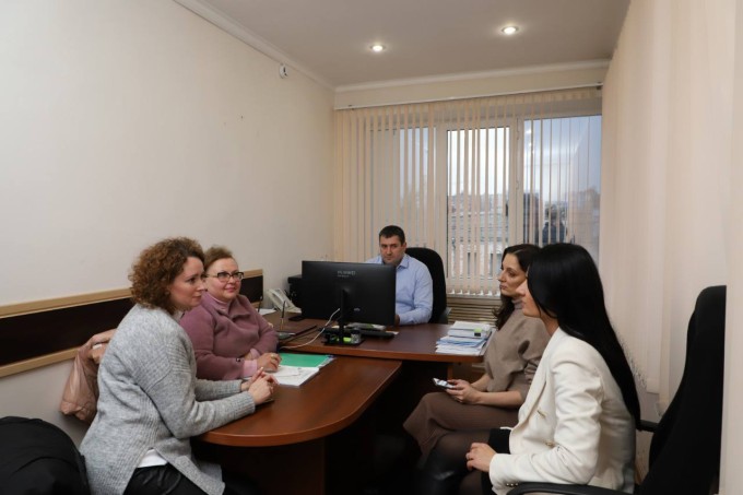 Взаимодействуем