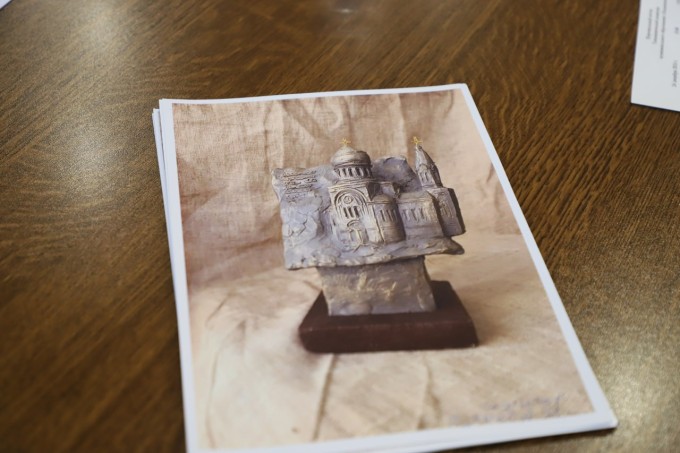 На месте снесенного Кафедрального собора, на пересечении улицы Бутырина и Музейного переулка будет установлен памятный знак. 