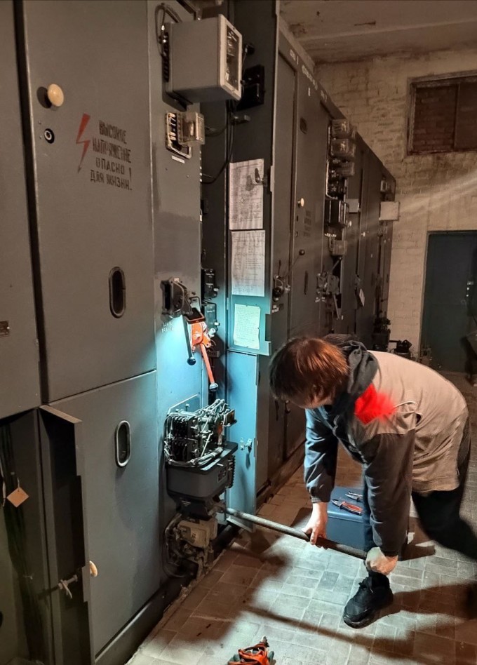 Проводим ремонтные работы на тяговой трансформаторной подстанции № 4, питающей контактную сеть трамвайной линии. 