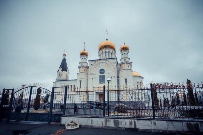 АМС Владикавказа передала 400 сладких подарков маленьким прихожанам трех городских храмов. 