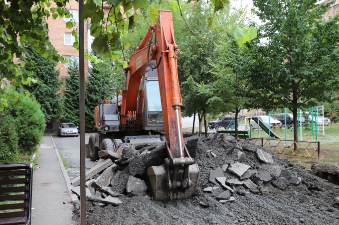 Во Владикавказе благоустроят 65 дворов