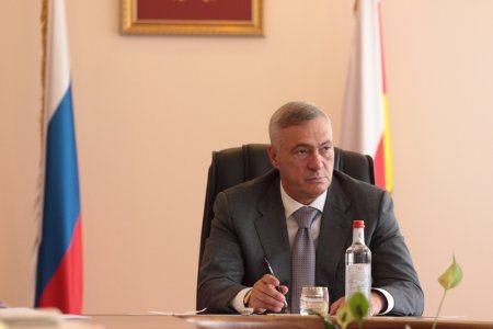 Борис Албегов поручил начать активную претензионную работу с недобросовестными арендаторами