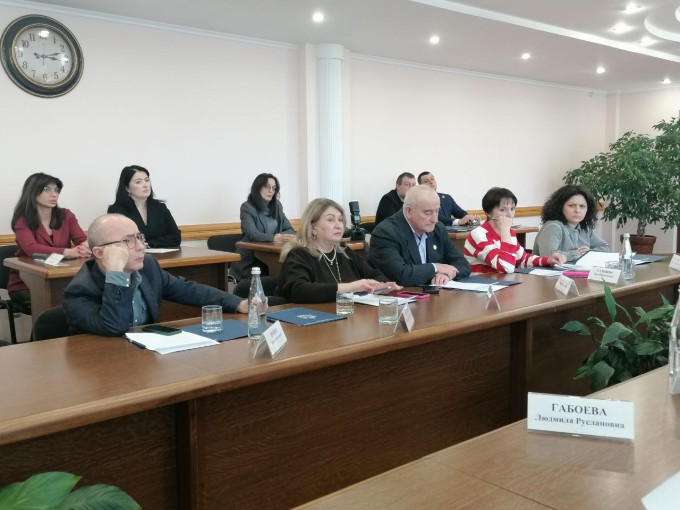 Под председательством мэра Владикавказа Вячеслава Мильдзихова состоялось второе заседание топонимической комиссии. 