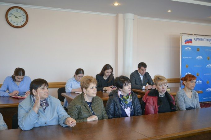 Борис Албегов встретился с жильцами ул. В. Абаева