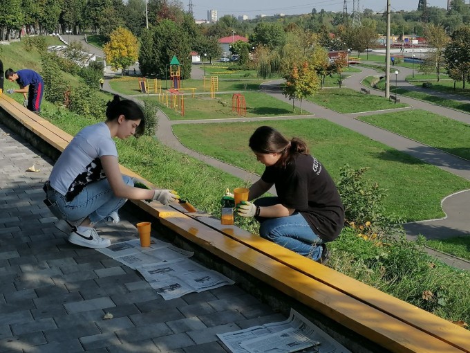 На набережной реки Терек, в районе улицы Колка Кесаева, прошел масштабный субботник. 