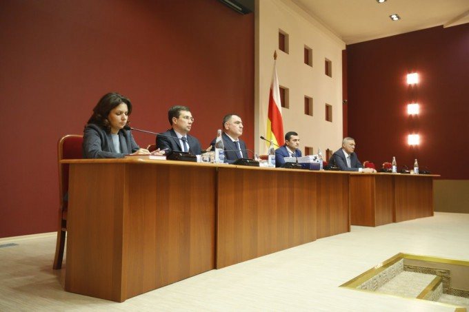 Сегодня состоялась сорок седьмая сессия Собрания представителей г.Владикавказ VI созыва