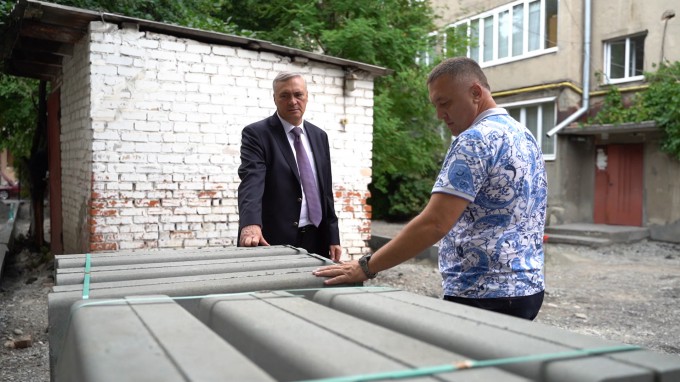 Благоустройство придомовой территории по ул.Революции,58 будет завершено до 1 августа