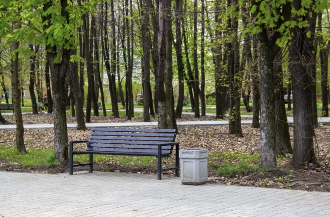 Вячеслав Мильдзихов совместно с заместителем главы администрации Владикавказа Хетагом Еналдиевым посетили сквер им. Ю. Гагарина — поводом стали обращения жителей Владикавказа.