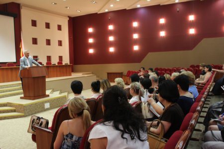 Борис Албегов поручил усилить контроль качества питания в детских садах