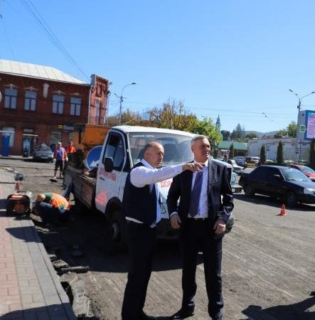 Во Владикавказе продолжаются дорожно-строительные работы