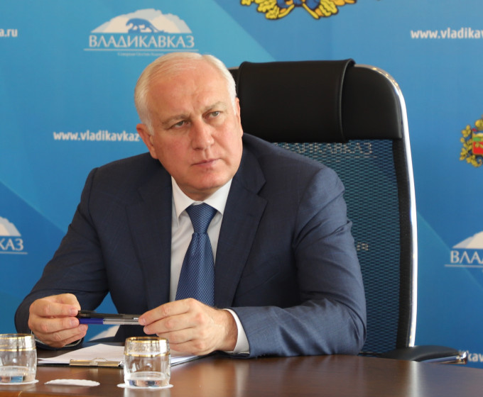 Поздравление главы администрации г.Владикавказа Вячеслава Мильдзихова с Днем учителя