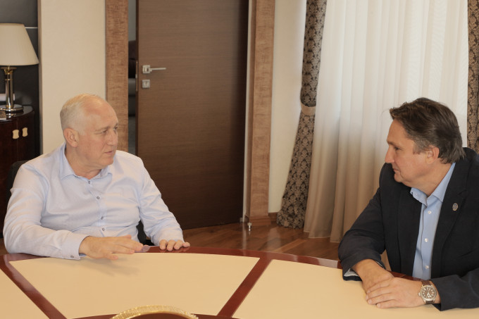 Вячеслав Мильдзихов встретился с исполнительным директором «Российского фонда свободных выборов» Максимом Лесковым